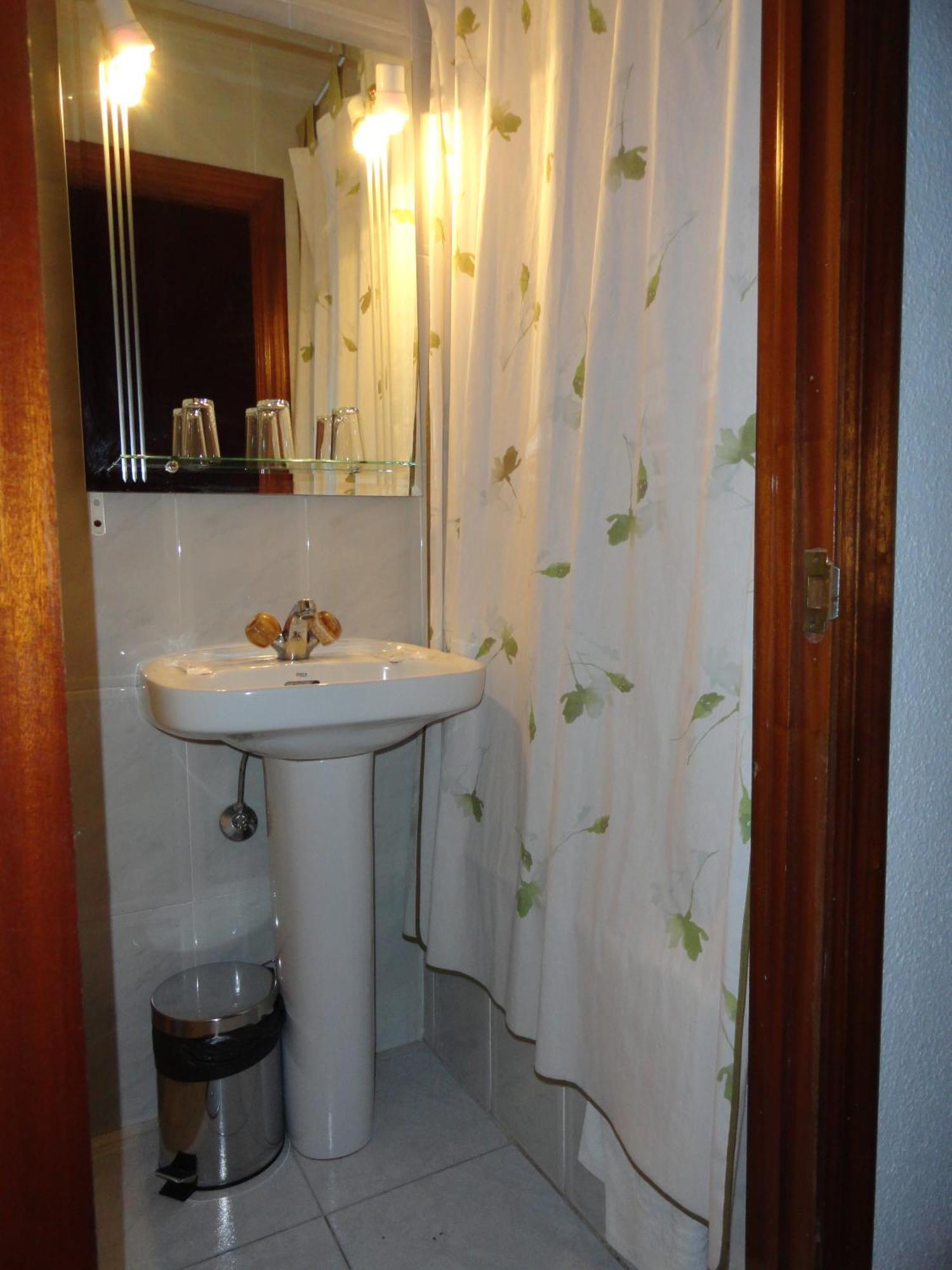 Fuencarral Kryse&Breogan Hotel Madrid Bagian luar foto