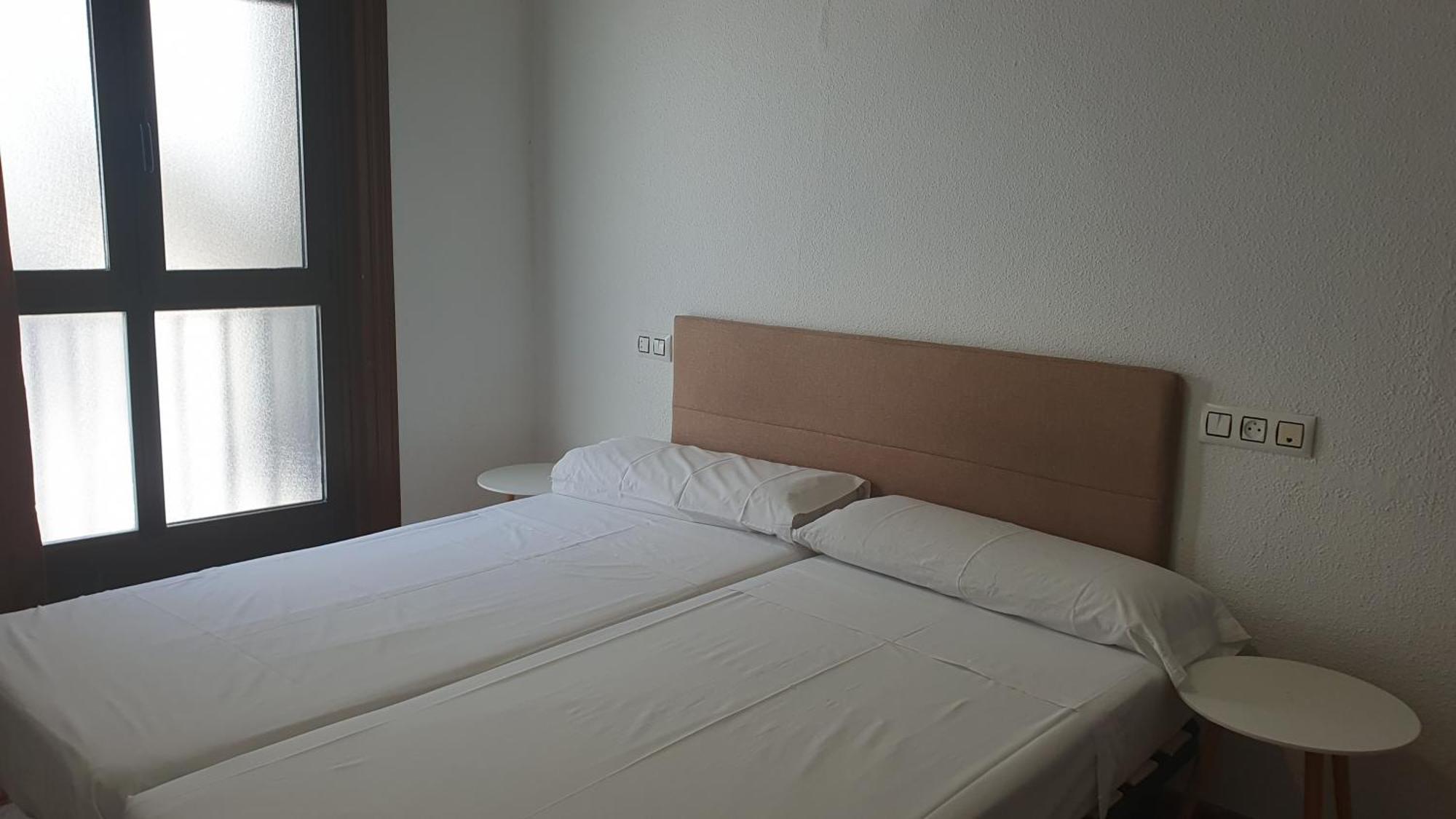 Fuencarral Kryse&Breogan Hotel Madrid Bagian luar foto