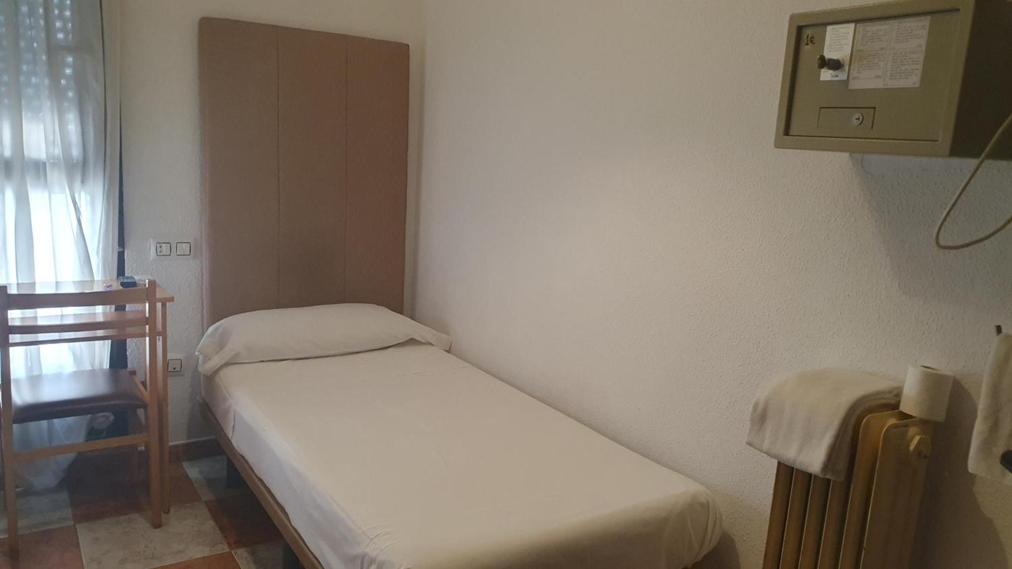 Fuencarral Kryse&Breogan Hotel Madrid Ruang foto