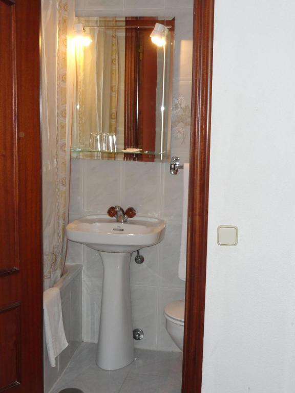 Fuencarral Kryse&Breogan Hotel Madrid Ruang foto